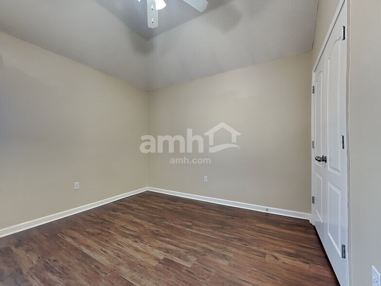 Building Photo - 7428 Acree Ln