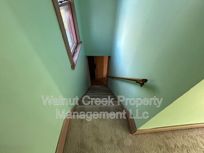 Building Photo - 561 Irondale St