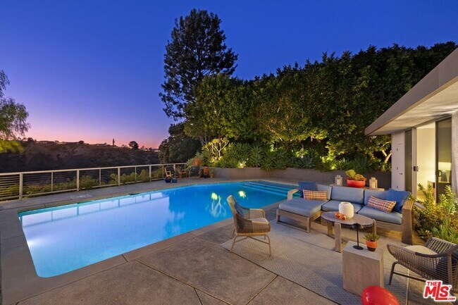Building Photo - 3523 Beverly Ridge Dr