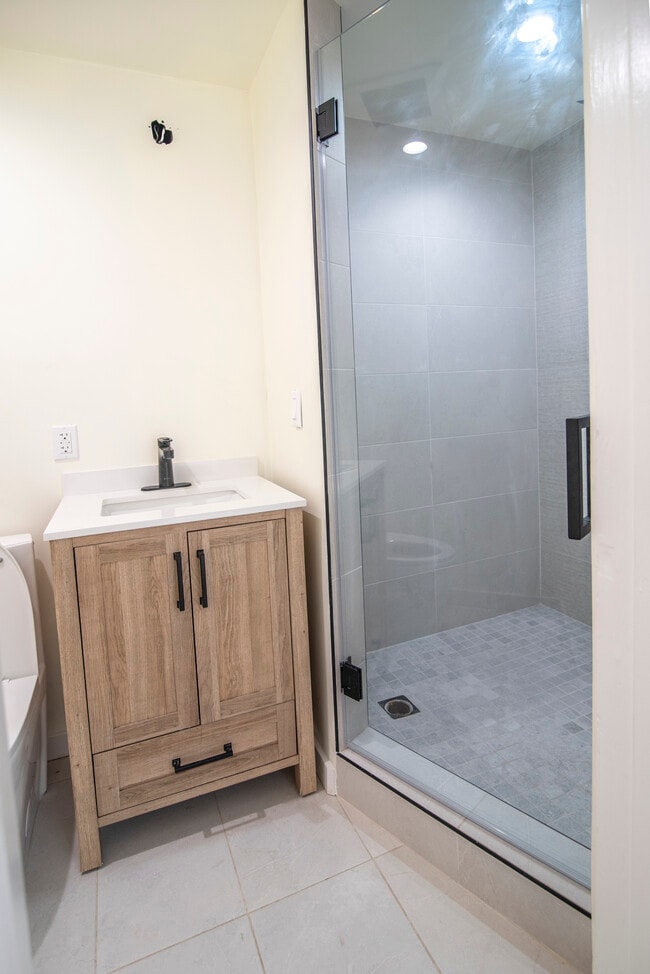 Building Photo - 12335 Tiara St