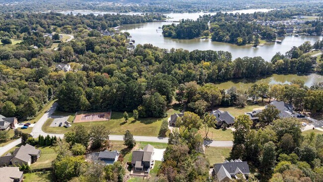 Building Photo - Move-In Ready Luxury in Island Point Estates