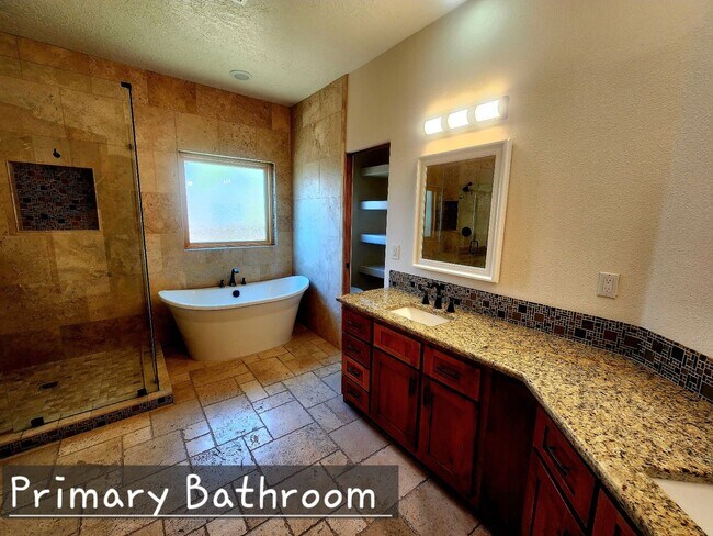 Building Photo - 4 bedroom 2.5 bath far NE Heights