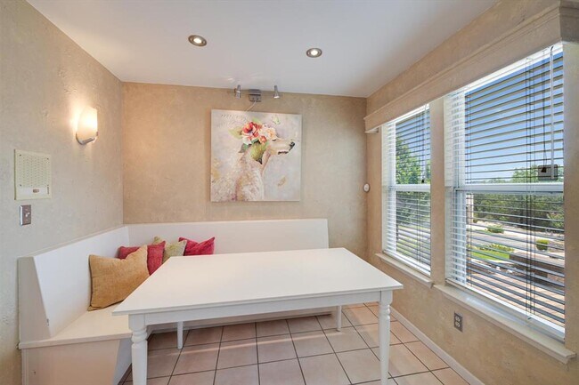 Building Photo - 5731 Misty Hill Cove