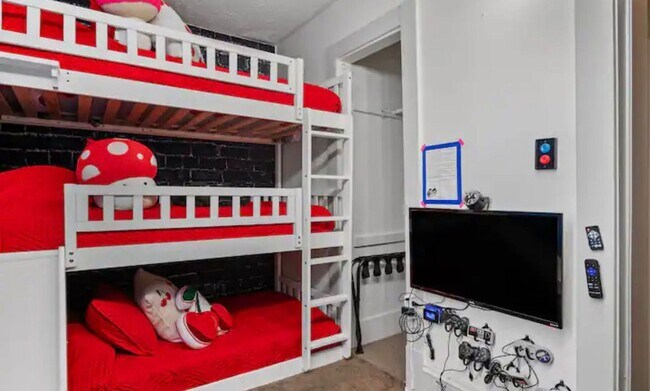 Building Photo - 9519 Preston Ave