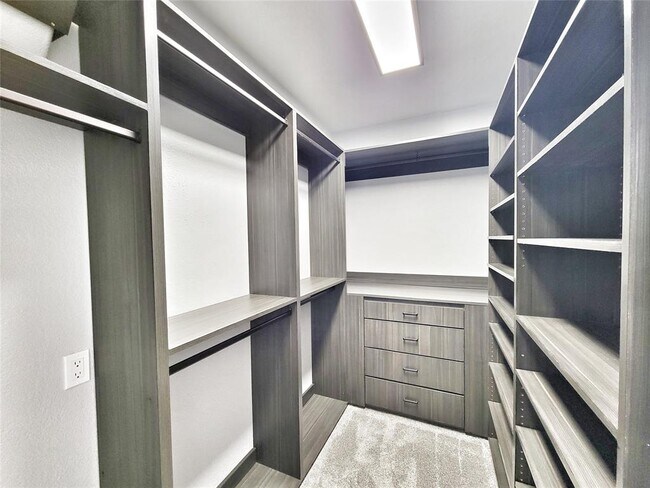 Building Photo - 2316 Vineyard Terrace Ln