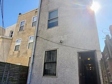 Building Photo - 1819 W Berks St