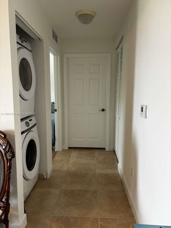 Building Photo - 8395 SW 73rd Ave