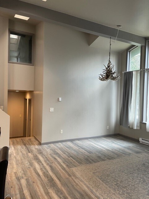 Building Photo - 211 W Beaver Creek Blvd