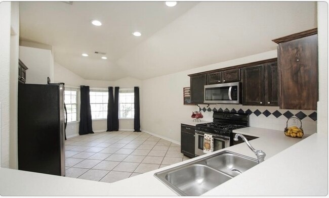 Building Photo - 12006 Cyprus Field