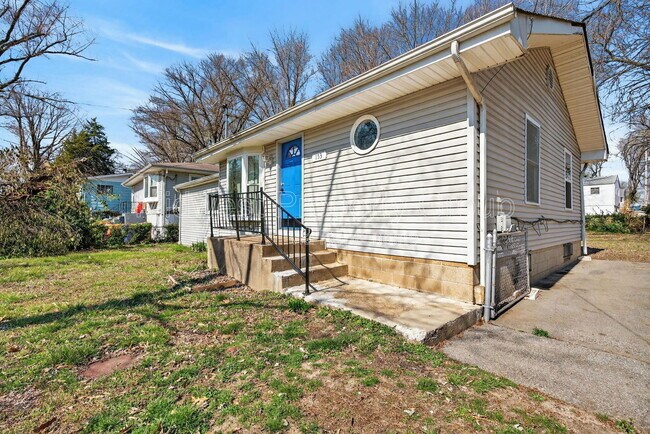 Building Photo - 153 Bascom Dr