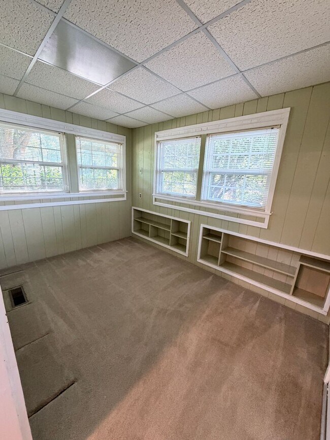 Building Photo - 1304 Gracewood Dr