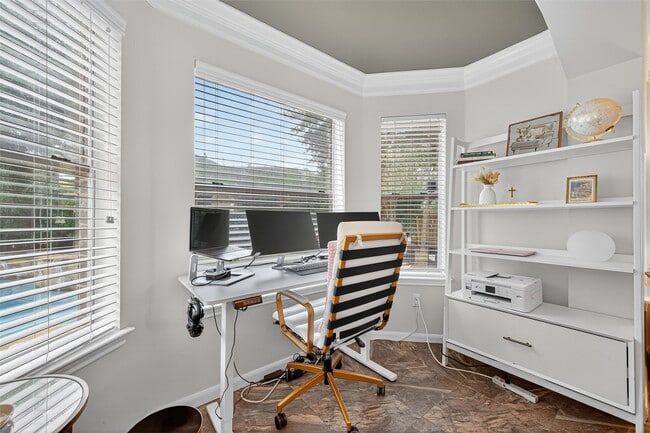 Building Photo - 7302 Foyer Cir