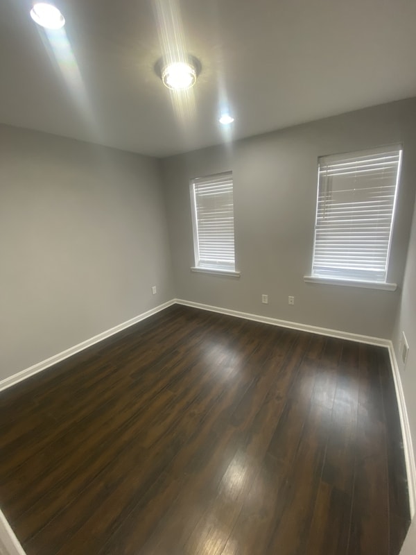 Building Photo - 1105 N Collington Ave