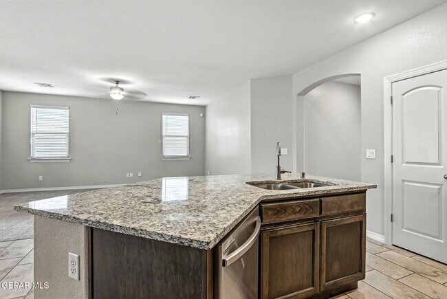 Building Photo - 12360 Desert Path Ct