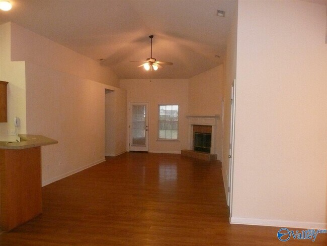 Building Photo - 105 Zeona Ct SW