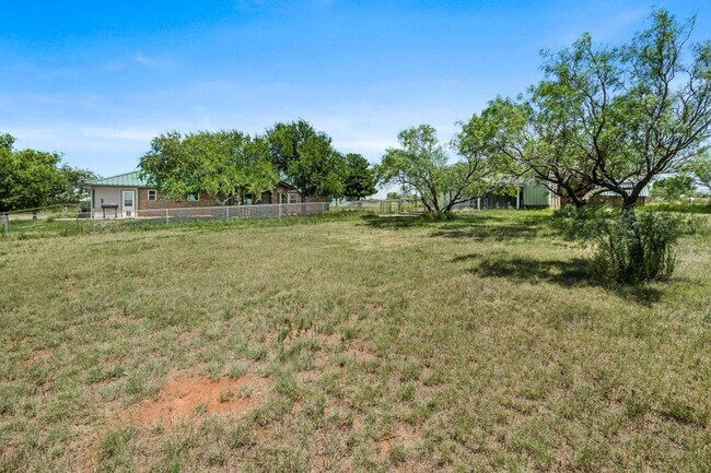 Building Photo - 10401 Arlie Rd