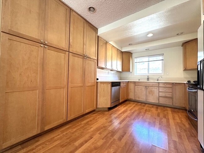 Primary Photo - Mission Valley 3 BR 2 BA Condo w/ Parking ...