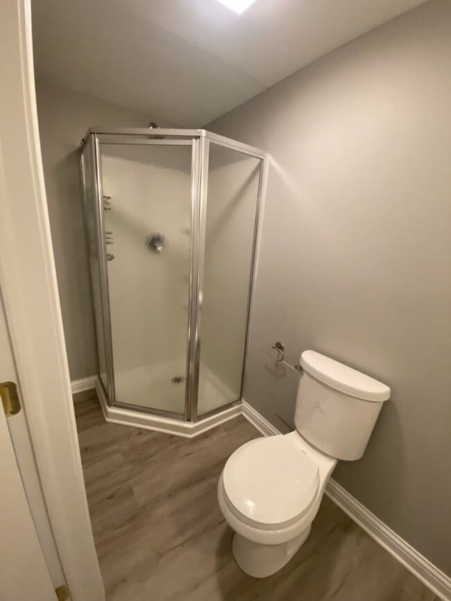 Building Photo - 6 Bed/2.5 Bath Mins. From UC $600/pp ($3,600/mo)!