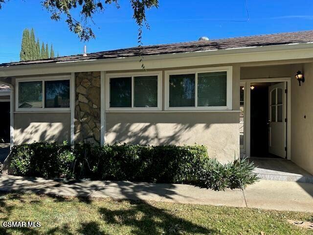 Building Photo - 2324 Markham Ave