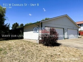 Building Photo - 911 Charles St