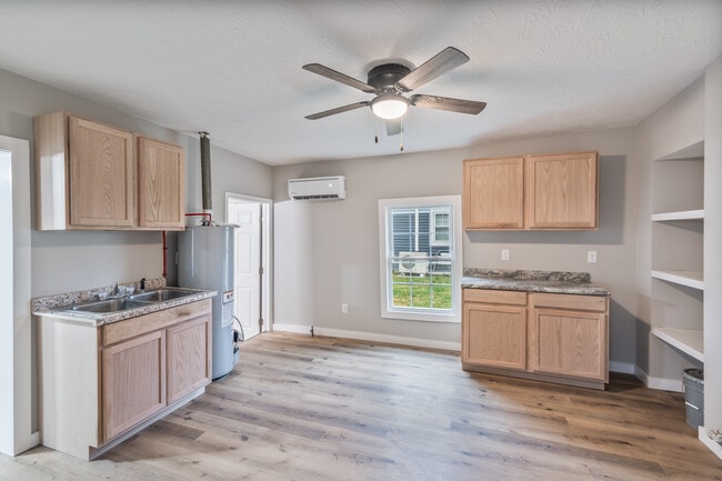 Building Photo - 1442 Magnolia St