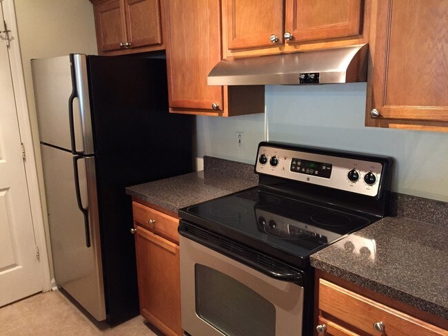 Building Photo - 2 Bedroom 1 Bath Condo at Concord West of the Ashley - West Ashley