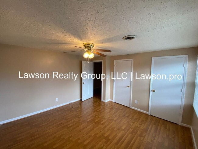 Building Photo - Charming Salem Townhome