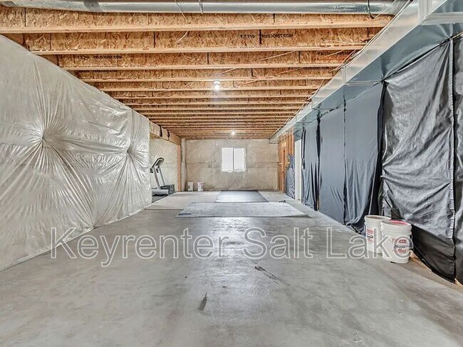 Building Photo - 31 N Palomino Way
