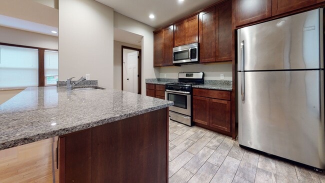 Building Photo - 408-410 SE 8th St