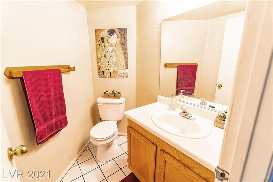 Guest bathroom downstairs - 4060 N Elkridge Dr