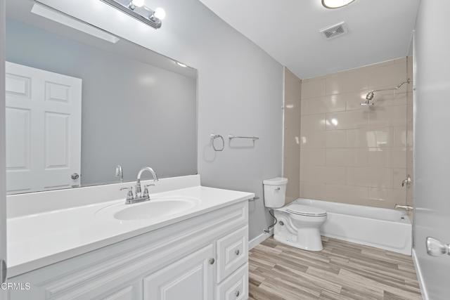 Building Photo - 421 E Colden Ave