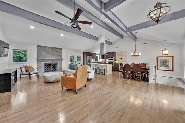 Building Photo - 225 Jayne Ellen Way