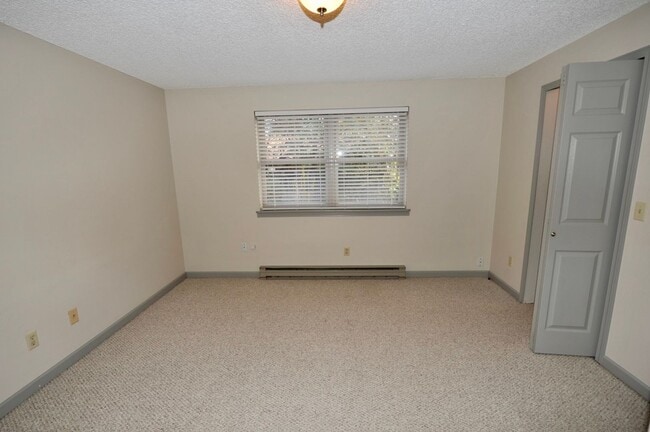 Building Photo - 2 bed 2 bath Hayden rancher duplex
