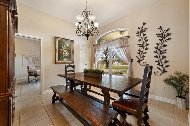 Building Photo - 3701 Del Robles Dr