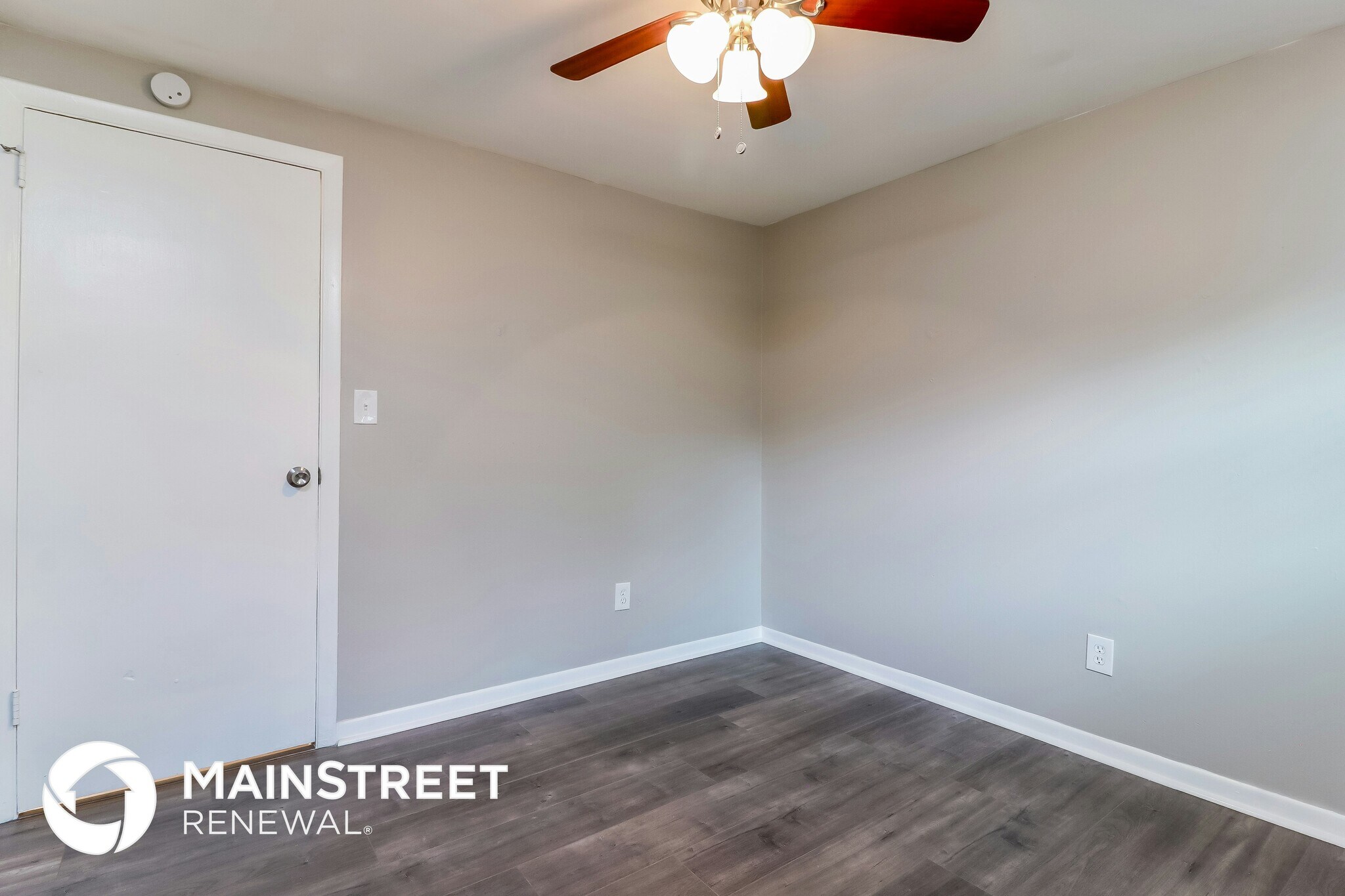 Building Photo - 921 Hillside Dr