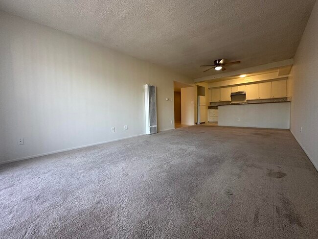 Building Photo - 10006 Palms Blvd
