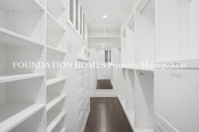 Building Photo - 22 De Silva Island Dr