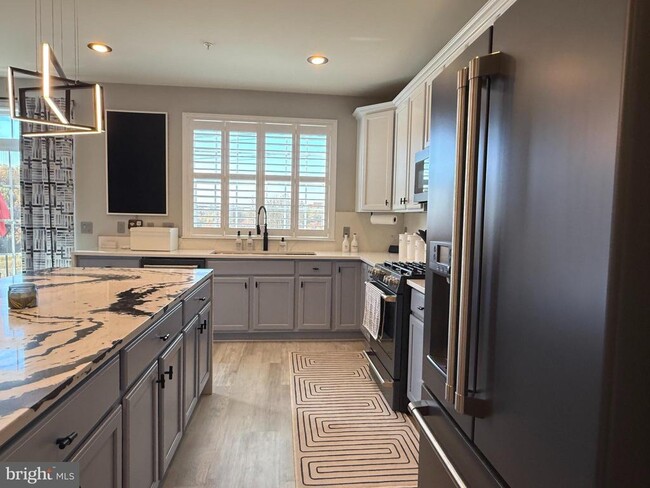 Building Photo - 7548 Morris St