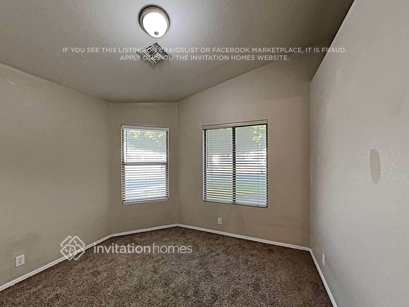 Building Photo - 9331 W Cinnabar Ave