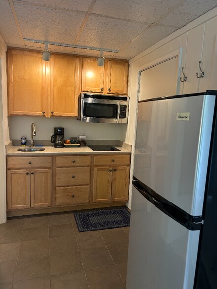 Building Photo - 5712 Shanty Creek Rd