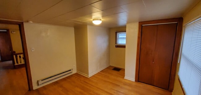 Building Photo - 410 Morton Ave