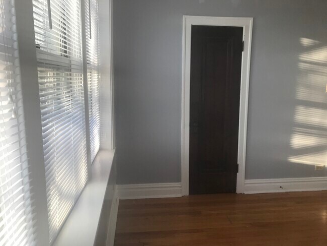 Building Photo - 5201 N Latrobe Ave