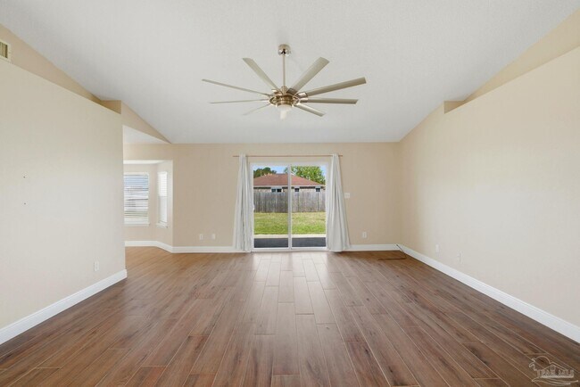 Building Photo - 520 Batten Blvd