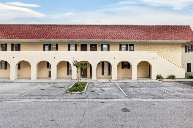 Building Photo - 1757 El Camino Rd