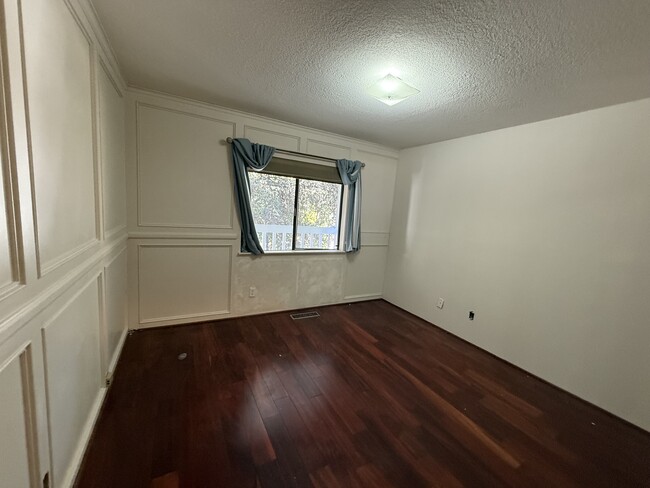 2nd Bedroom with Custom Mouldings on the Walls - 4335 Morro Dr