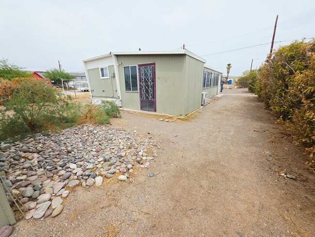 Building Photo - 1779 Artesia Dr