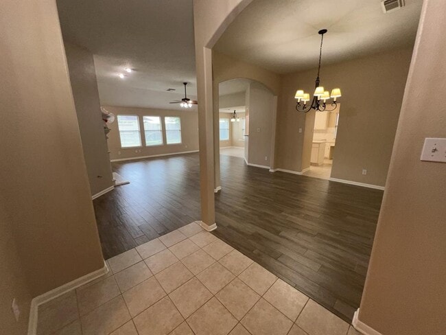Building Photo - 2407 Daneswood Ct
