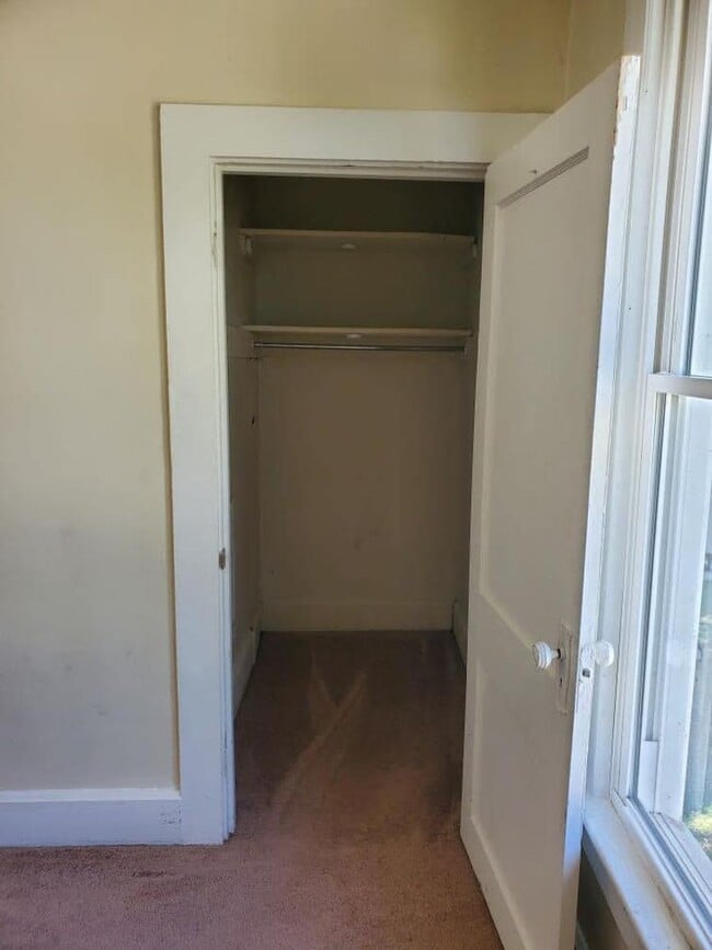 Building Photo - 504 Adams Ave