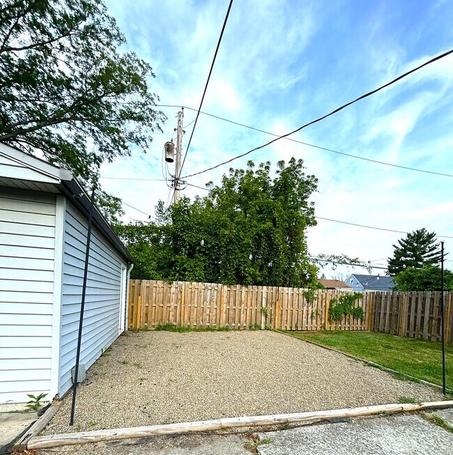 Building Photo - 3 BR 2Bath in Berea