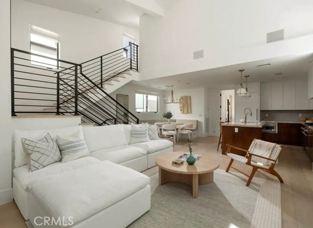 Building Photo - 428 1/2-422 Fernleaf Ave